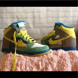 Women’s Nike dunk sb 6.0 translucent sneakers